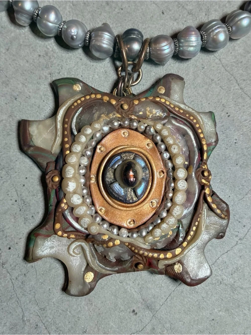 Handcrafted Gray Pearl Necklace with Ornate Pendant - Signed by artist - Picture 5 of 5